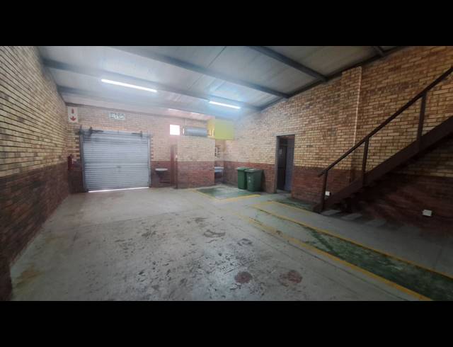 117M² WAREHOUSE TO LET IN ALTON